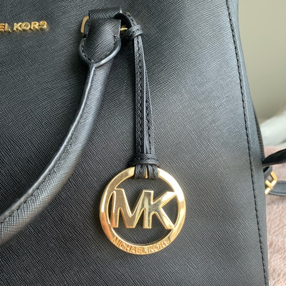 MICHAEL KORS Black Sutton Large Saffiano Leather Satchel with Crossbody Strap - Picture 7 of 9